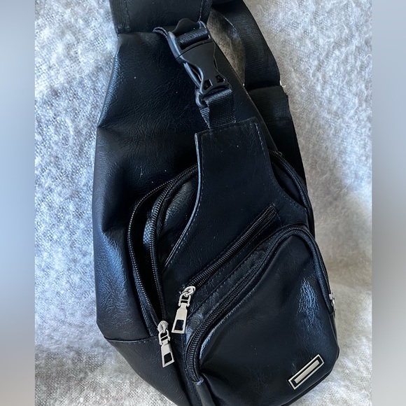 Leather Sling Satchel Bag - Picture 5 of 7